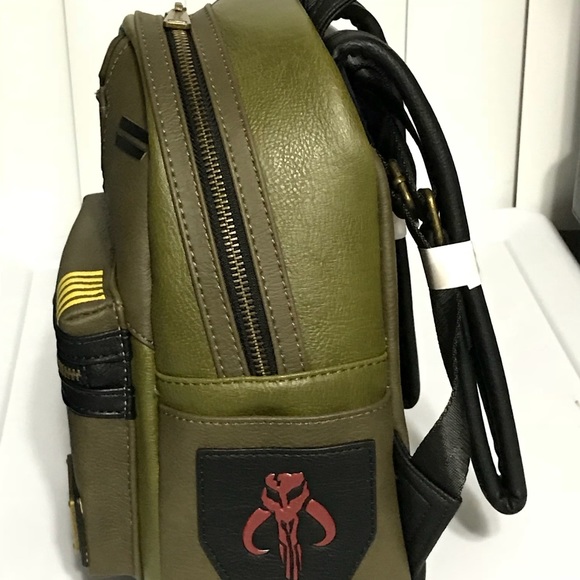 Star Wars Boba Fett Mini LoungeFly Backpack - Picture 4 of 6